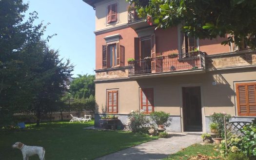 Vigevano, ampio quadrilocale arredato più doppi servizi