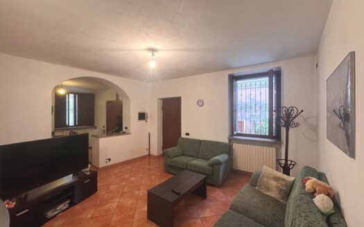 Vigevano centro, ampio trilocale più doppi servizi completamente ristrutturato