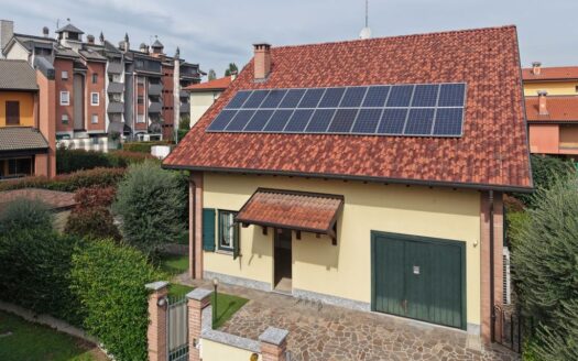 Abbiategrasso, elegante villa singola con giardino – classe energetica A2